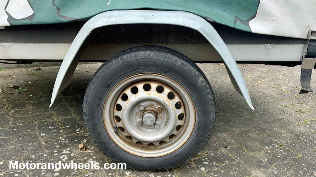 Picture of: Can I Use Car Tires On Trailers? (Explained)
