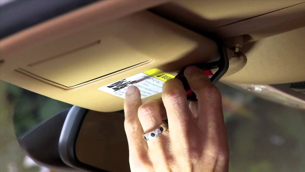 Picture of: How to use the Sun Visor Clip