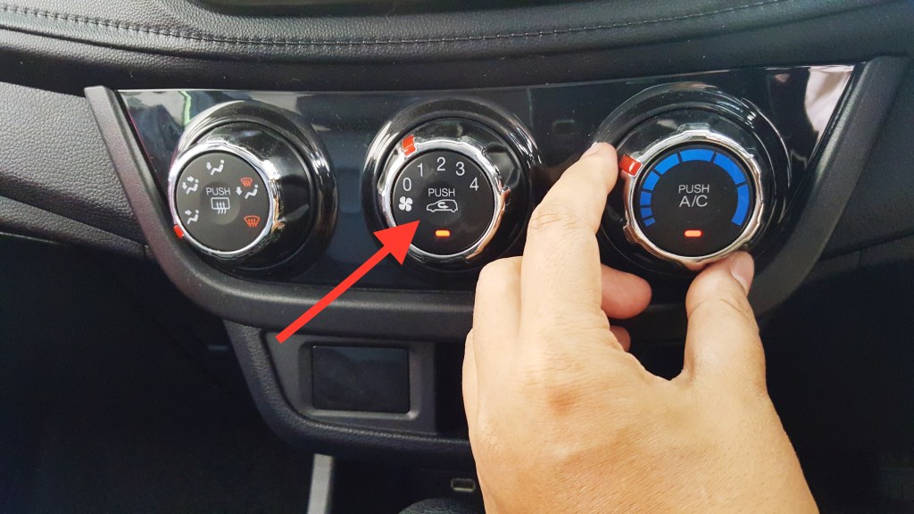 Picture of: When To Use The ‘Air Recirculation’ Button In Your Car